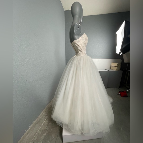 Vintage Monique Lhuillier gown - Picture 5 of 12